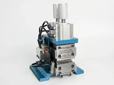 Vertikal Pneumatisk Trådafisolering Maskine AWG18-32 - Semi-automatisk stålbørstemaskine