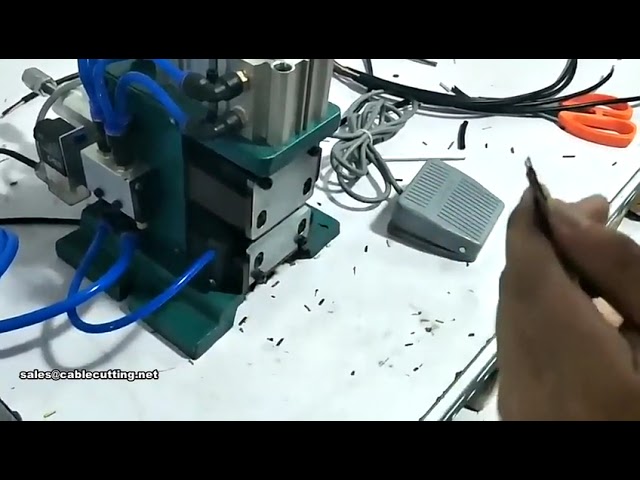 3F-01 25mm Pneumatisk Multi-Core Afisolerings- og Snoemaskine